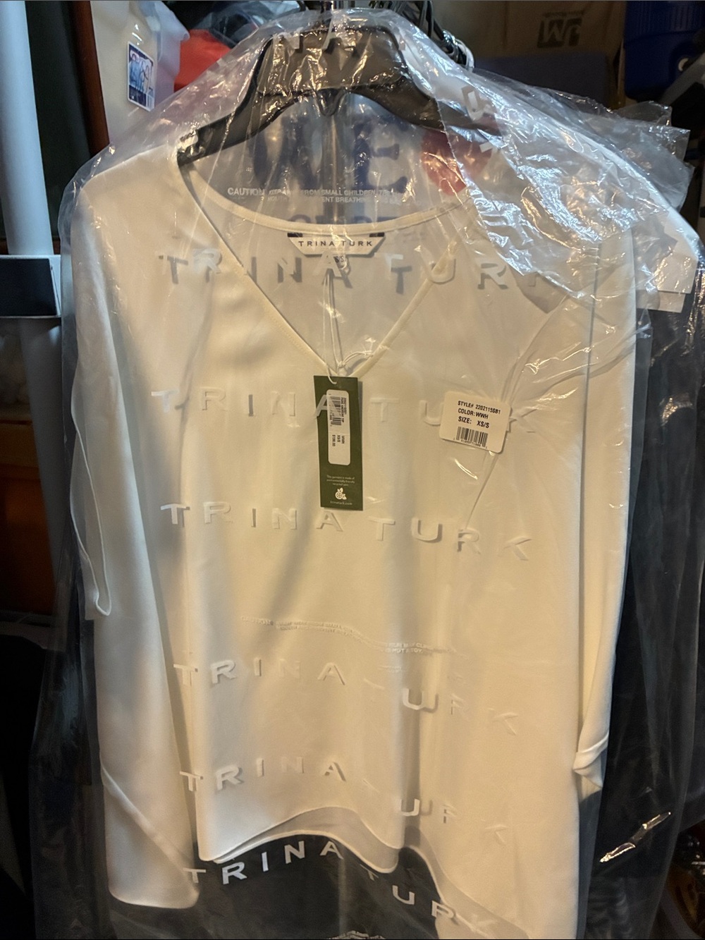 Trina Turk White V-Neck Long Sleeve Blouse
